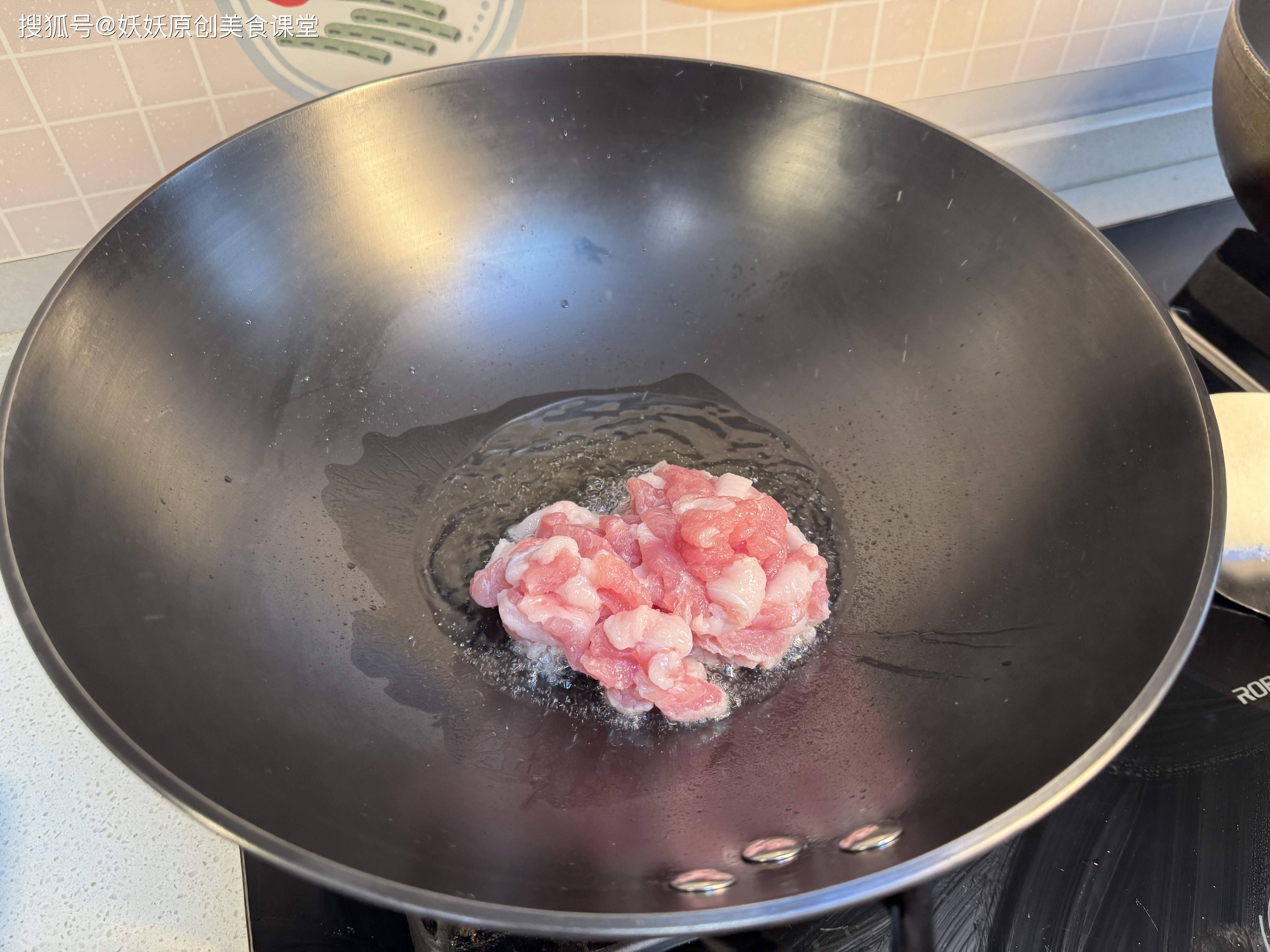 春夏交替遇到这菜使劲吃，自带“青霉素”，通便排毒抗菌消炎