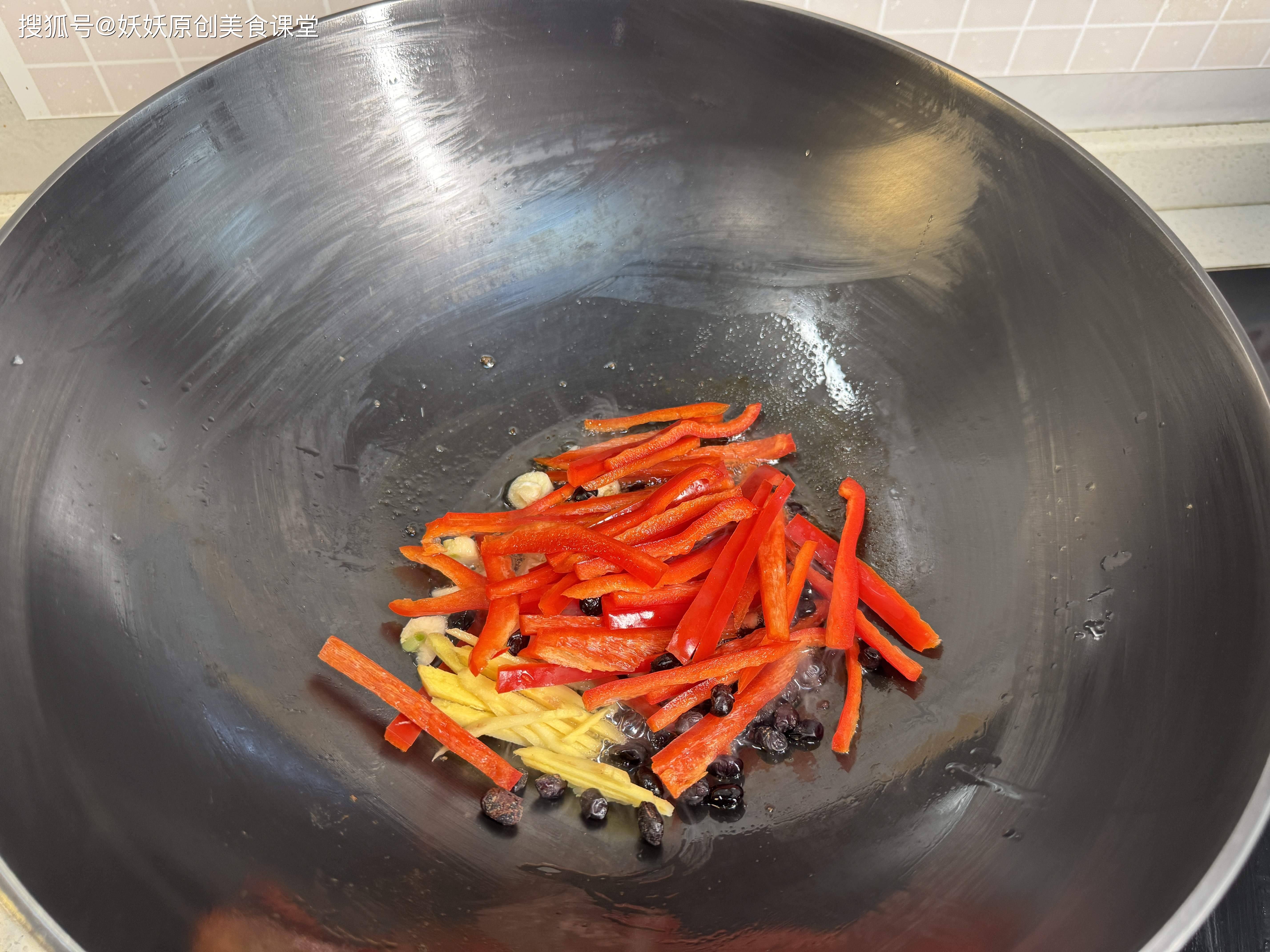春夏交替遇到这菜使劲吃，自带“青霉素”，通便排毒抗菌消炎
