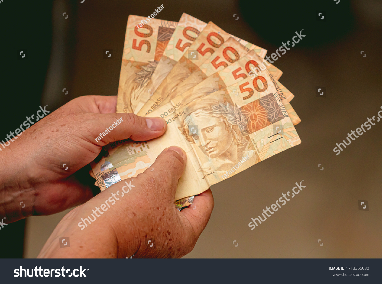 摩尔币(摩尔比英文)